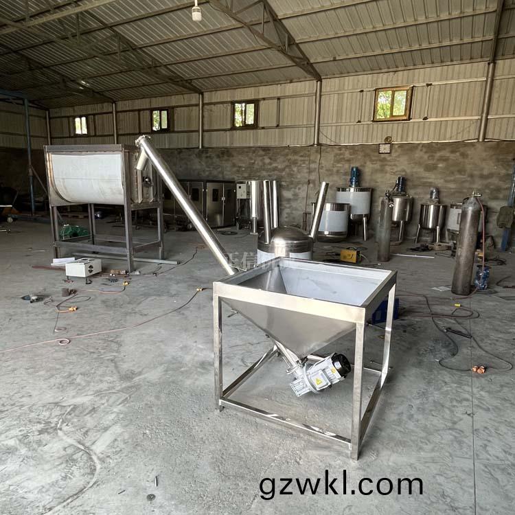 螺鏇(xuan)上(shang)料機
