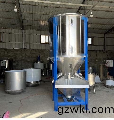 液體(ti)攪拌(ban)鑵(guan),螺鏇(xuan)上料機(ji),立式混(hun)料機(ji)